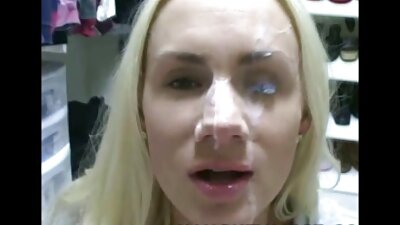 뜨거운 빨간 머리 주먹 a 아름다운 갈색 머리 와 meaty 과 섹시한 고양이