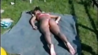 빌어 먹을 a 대 여성 성기 와 섹시한 tan lines